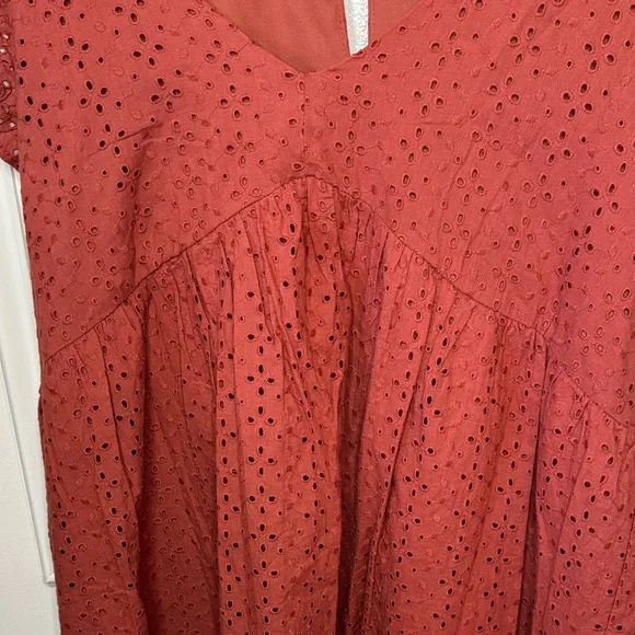 Knox Rose Terracotta Dress with Floral Accent - Picture 6 of 10